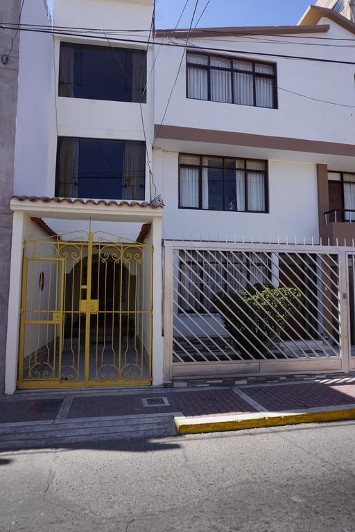 Residencial Mamamia Hotel Tacna Exterior photo
